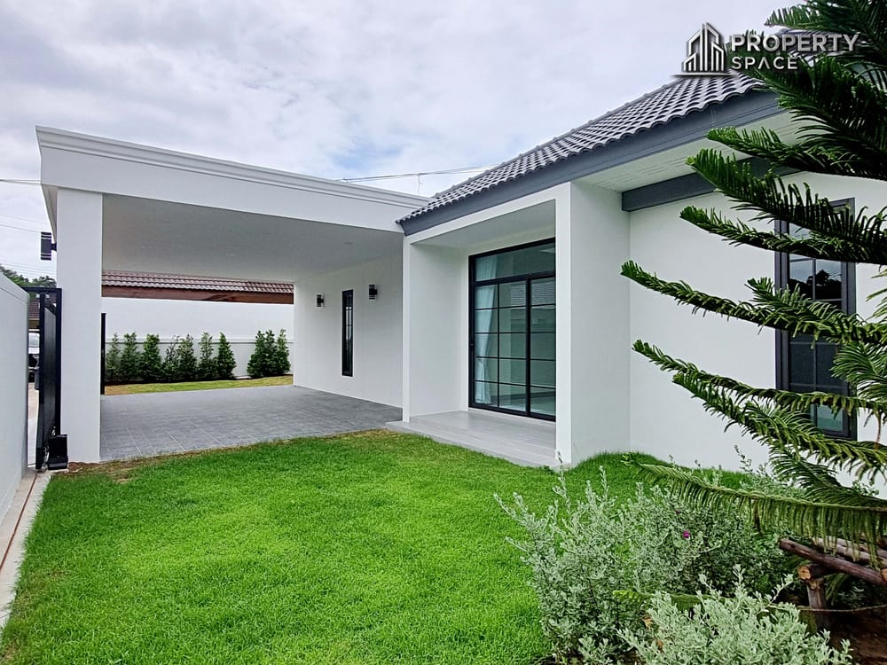 Near International School Spacious 4 Bedroom Pool Villa In East Pattaya For Sale Image 39