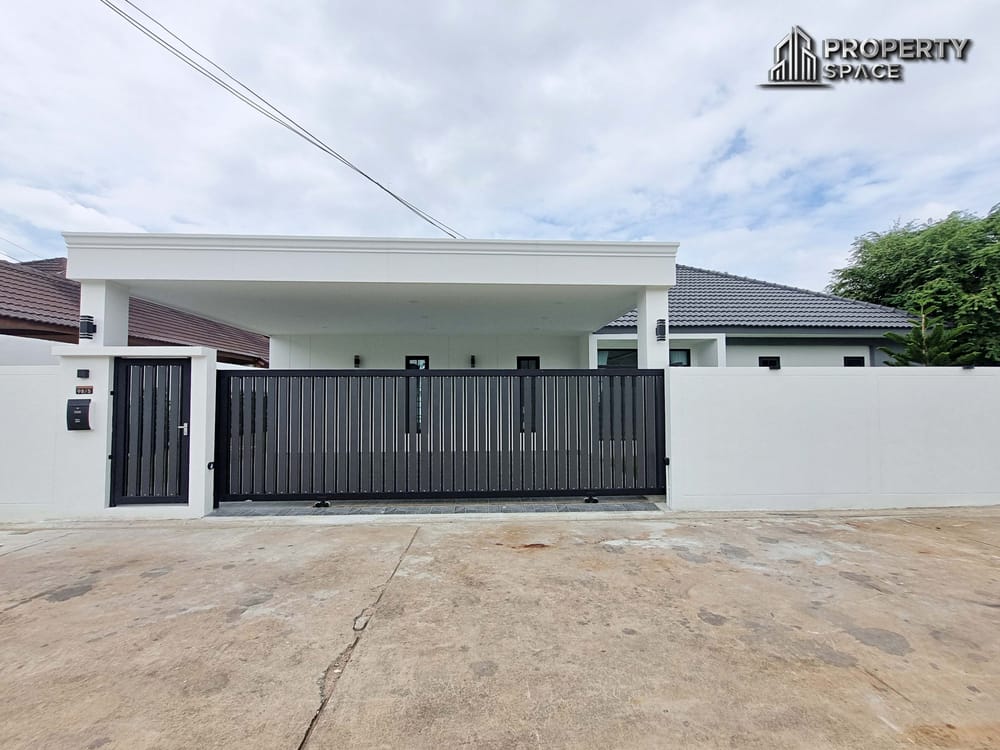 Near International School Spacious 4 Bedroom Pool Villa In East Pattaya For Sale Image 40