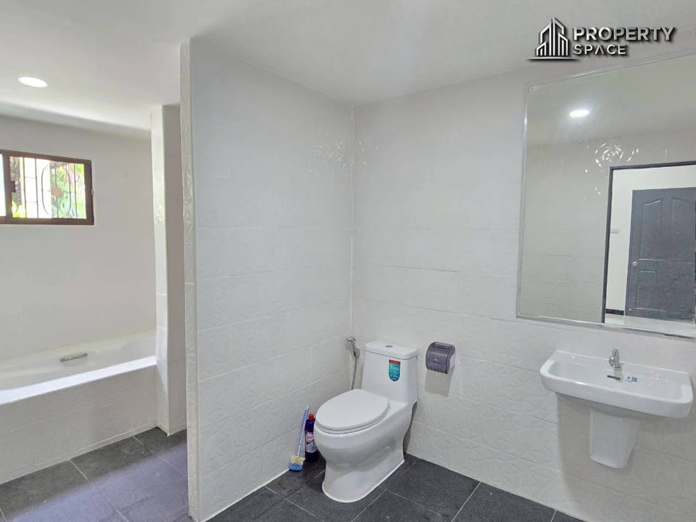 Newly Renovated 3 Bedroom House In Khao Noi Pattaya For Sale Image 18