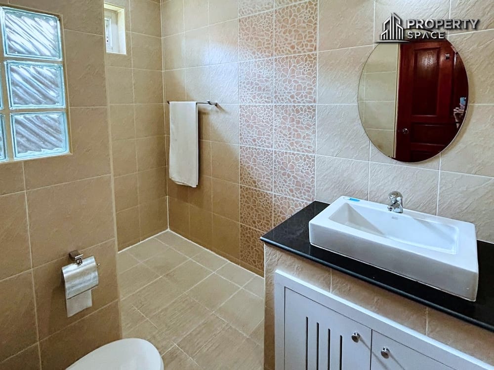 4 Bedroom Pool Villa In Pattaya Near Regent International School For Rent Image 19