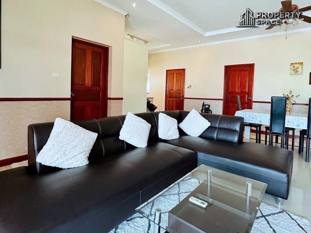 4 Bedroom Pool Villa In Pattaya Near Regent International School For Rent Image 8