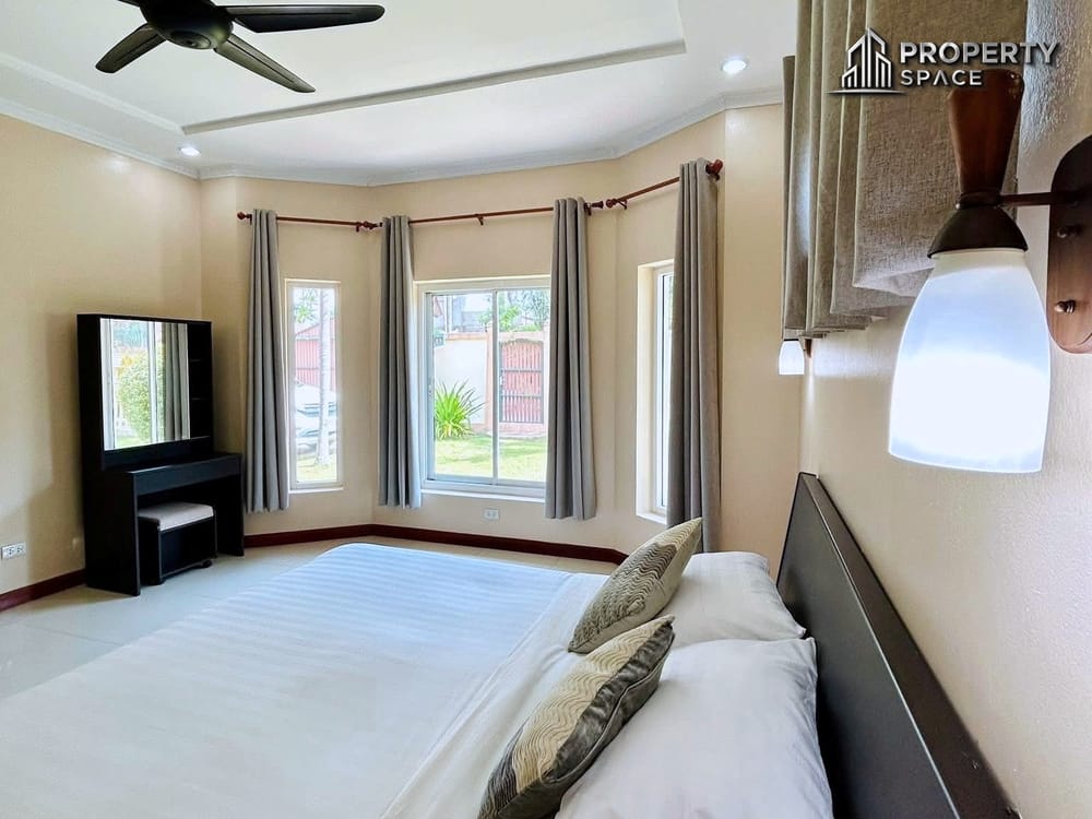4 Bedroom Pool Villa In Pattaya Near Regent International School For Rent Image 18
