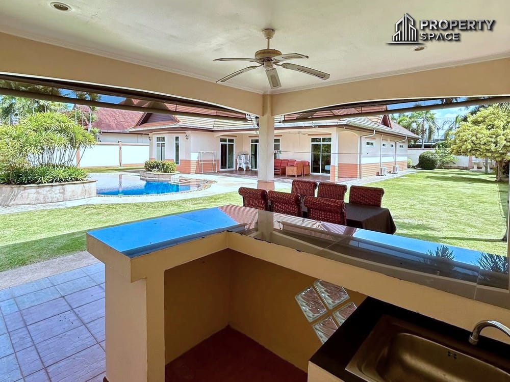 4 Bedroom Pool Villa In Pattaya Near Regent International School For Rent Image 6
