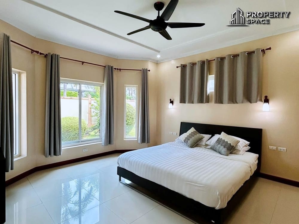 4 Bedroom Pool Villa In Pattaya Near Regent International School For Rent Image 16