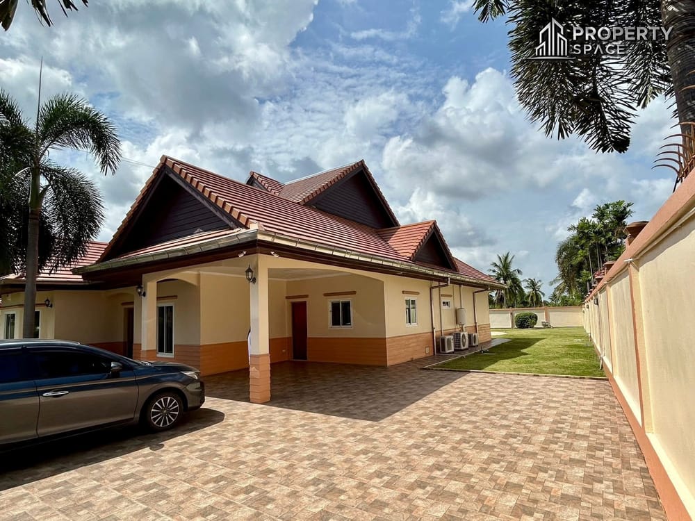 4 Bedroom Pool Villa In Pattaya Near Regent International School For Rent Image 28