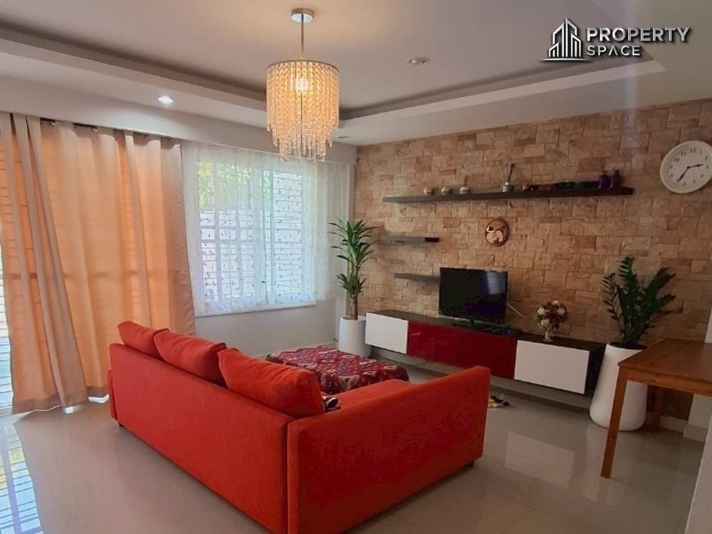 Hot Deal! 2 Bedroom Two Storey Townhouse In Nakluea North Pattaya For Sale Image 3