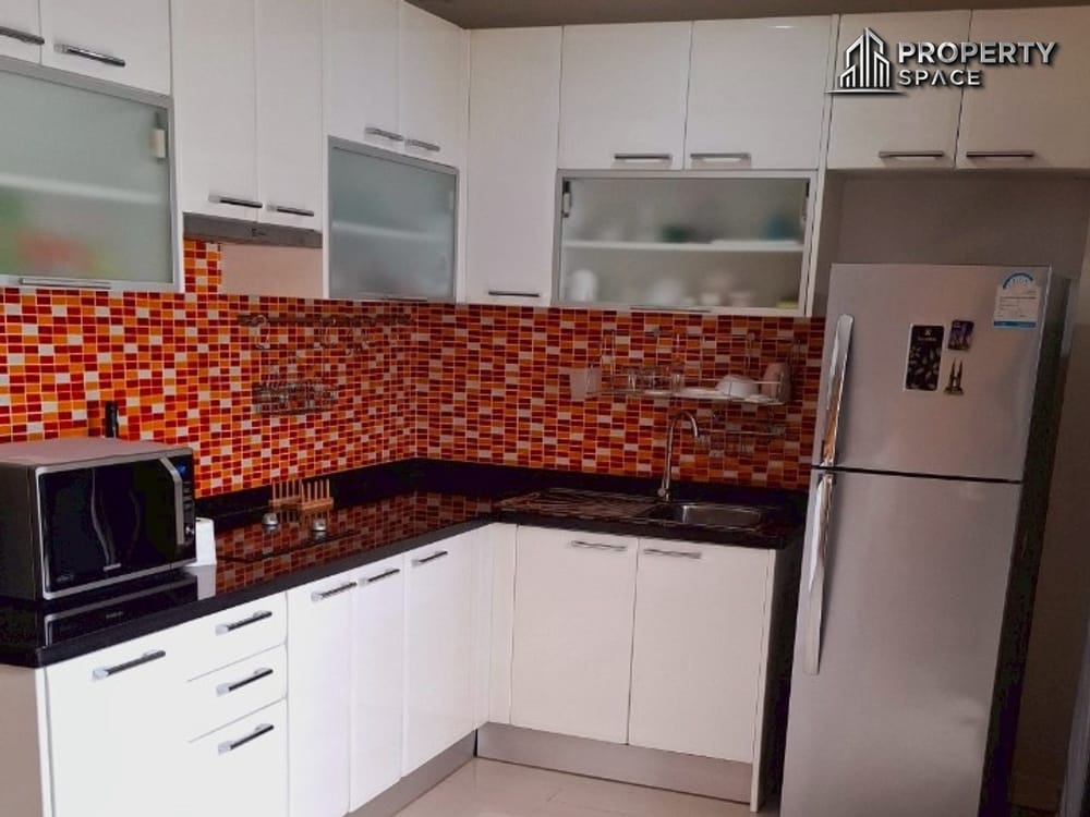 Hot Deal! 2 Bedroom Two Storey Townhouse In Nakluea North Pattaya For Sale Image 8