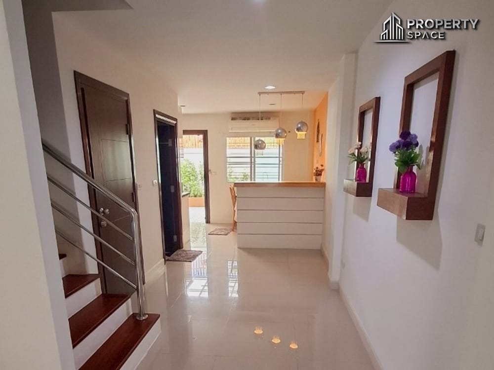 Hot Deal! 2 Bedroom Two Storey Townhouse In Nakluea North Pattaya For Sale Image 6