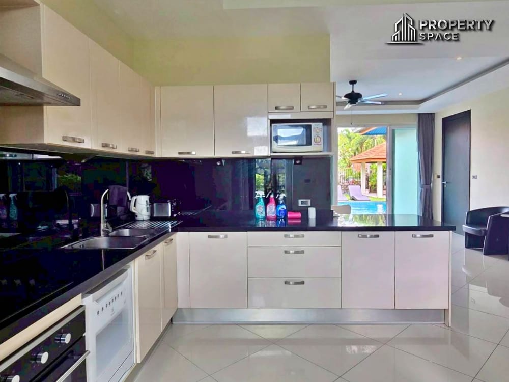 Modern 4 Bedroom Pool Villa In Whispering Palms East Pattaya For Rent Image 12
