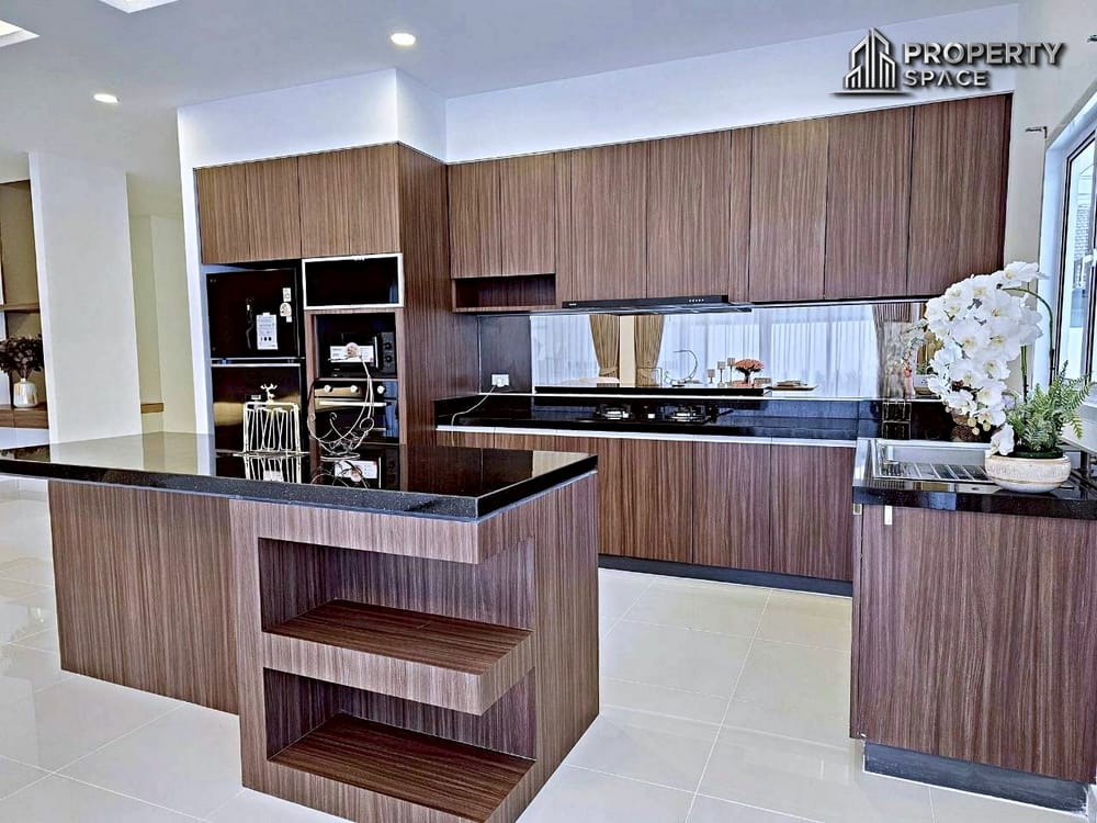 Luxury Newly Renovated 3 Bedroom Pool Villa In Panalee Banna Village For Sale Image 18