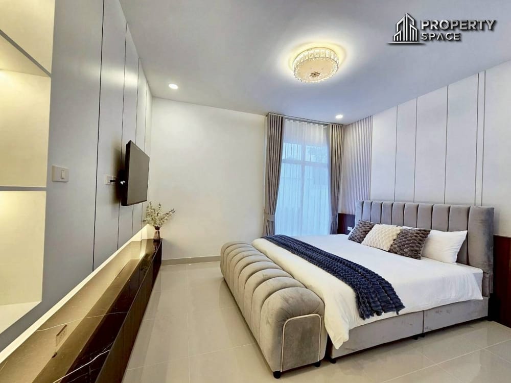 Luxury Newly Renovated 3 Bedroom Pool Villa In Panalee Banna Village For Sale Image 19