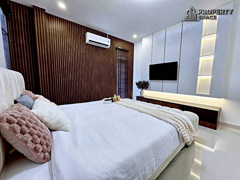 Luxury Newly Renovated 3 Bedroom Pool Villa In Panalee Banna Village For Sale Image 23