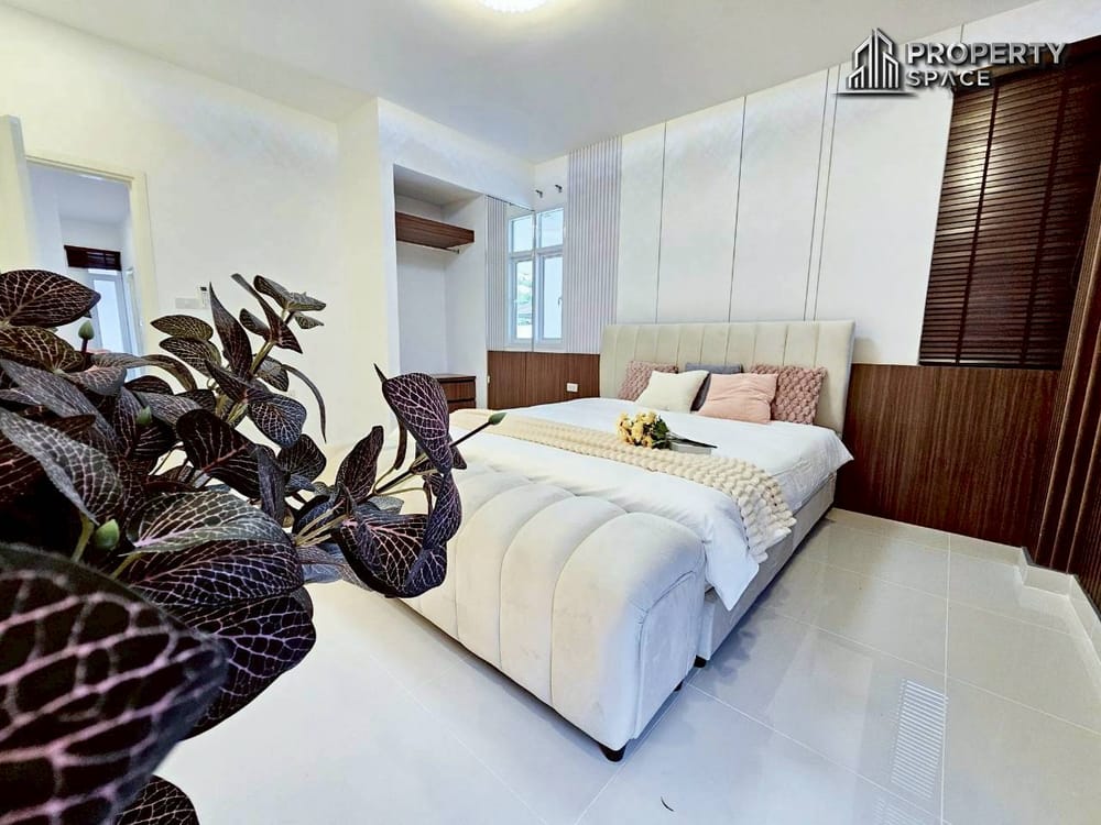 Luxury Newly Renovated 3 Bedroom Pool Villa In Panalee Banna Village For Sale Image 24