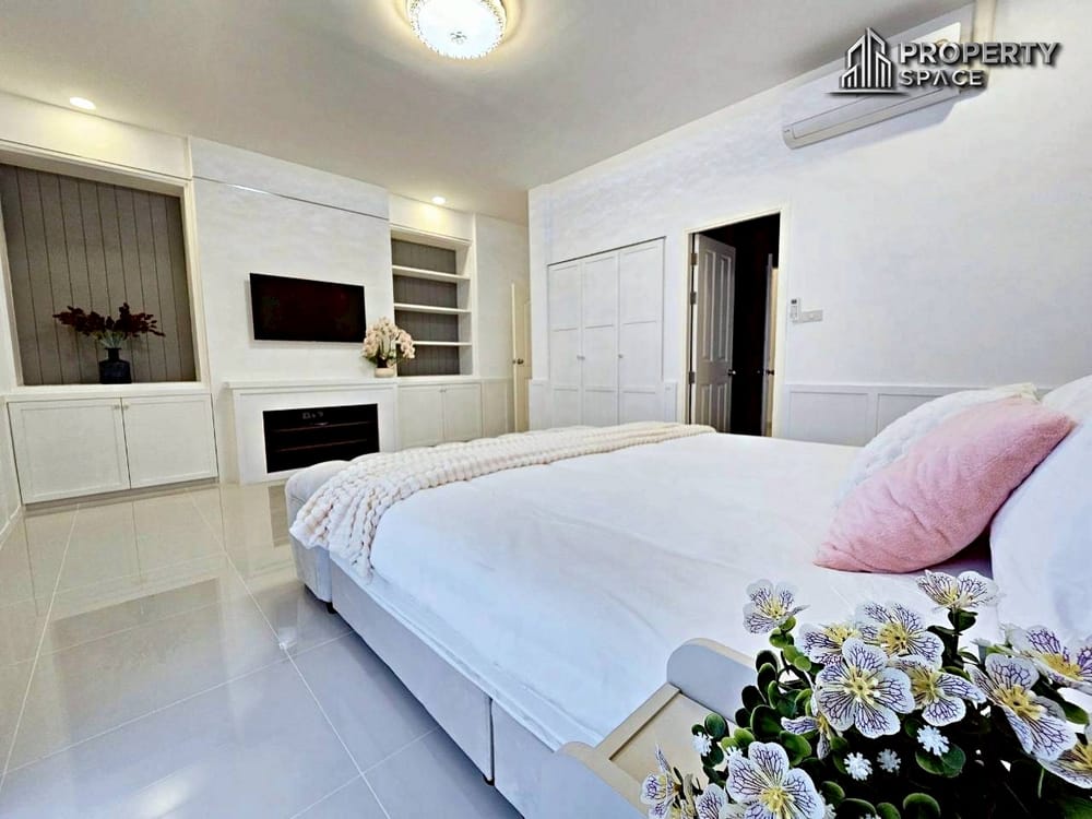Luxury Newly Renovated 3 Bedroom Pool Villa In Panalee Banna Village For Sale Image 28