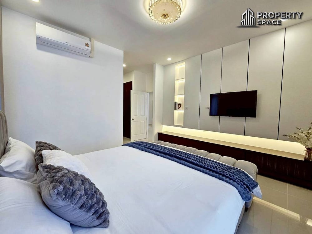 Luxury Newly Renovated 3 Bedroom Pool Villa In Panalee Banna Village For Sale Image 20