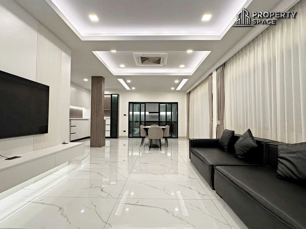 Modern 5 Bedroom Pool Villa In Secured Village In East Pattaya For Rent Image 5