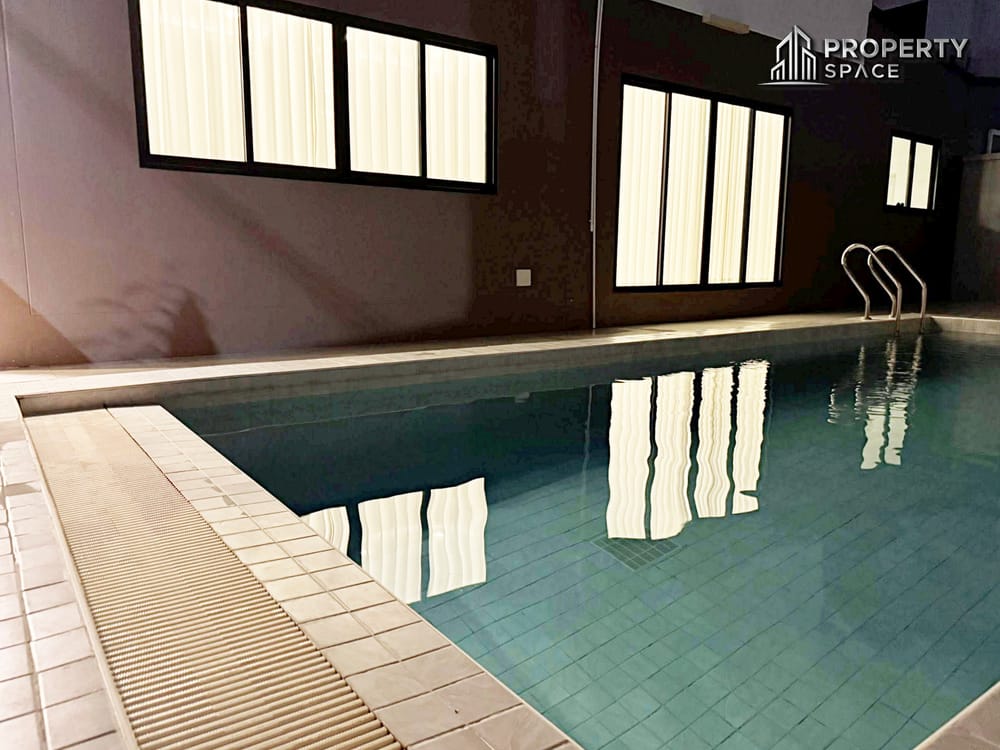 Modern 5 Bedroom Pool Villa In Secured Village In East Pattaya For Rent Image 4