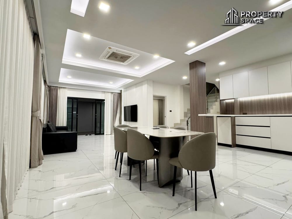 Modern 5 Bedroom Pool Villa In Secured Village In East Pattaya For Rent Image 6