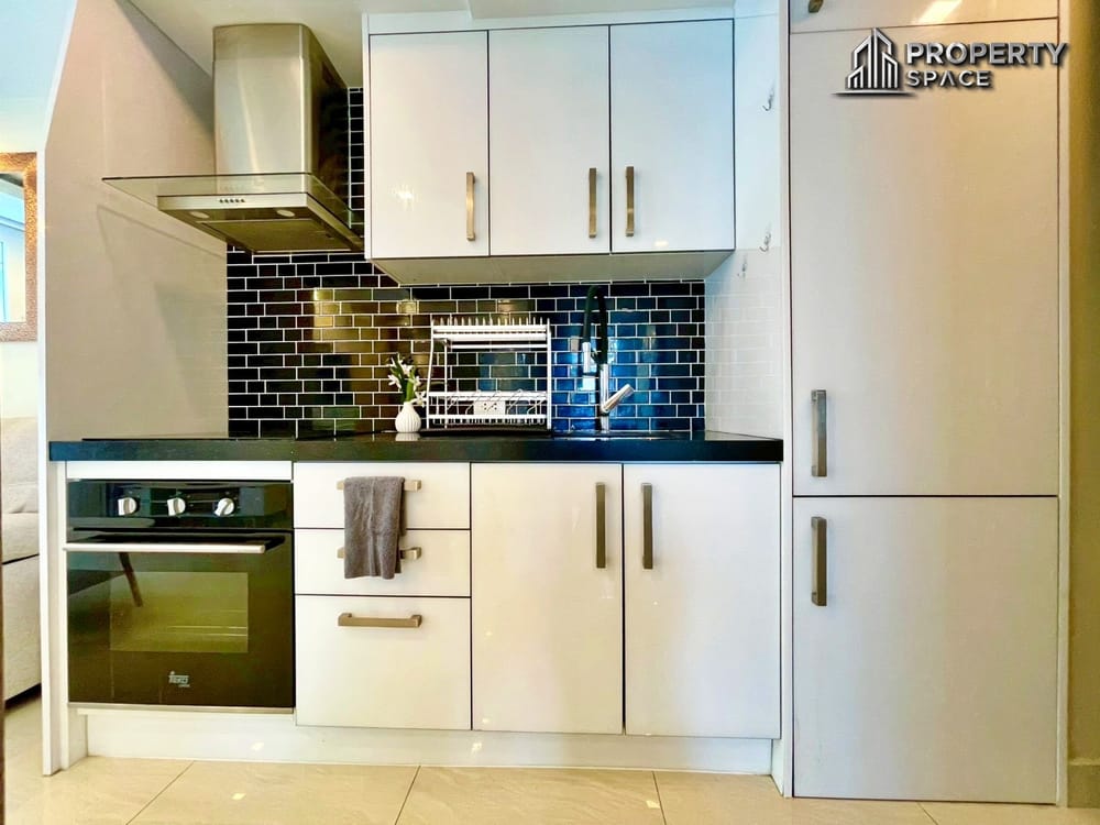Modern 2 Bedroom in Grand Avenue Condo Central Pattaya For Rent Image 7