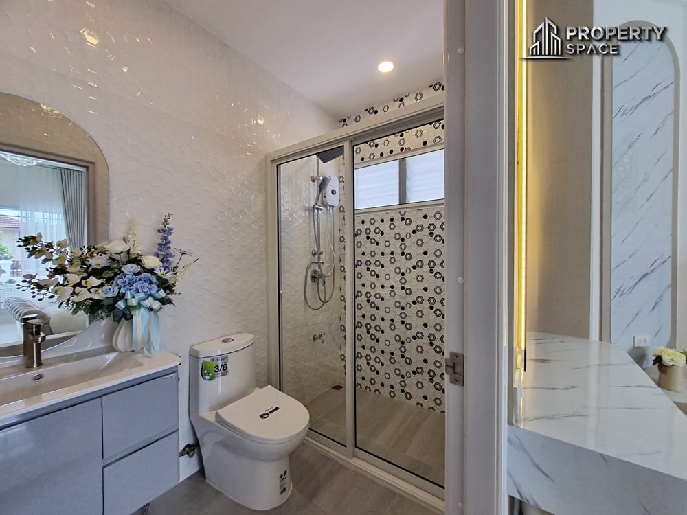 Brand New 3 Bedroom Pool Villa In East Pattaya Near Motorway No.7 For Sale Image 15