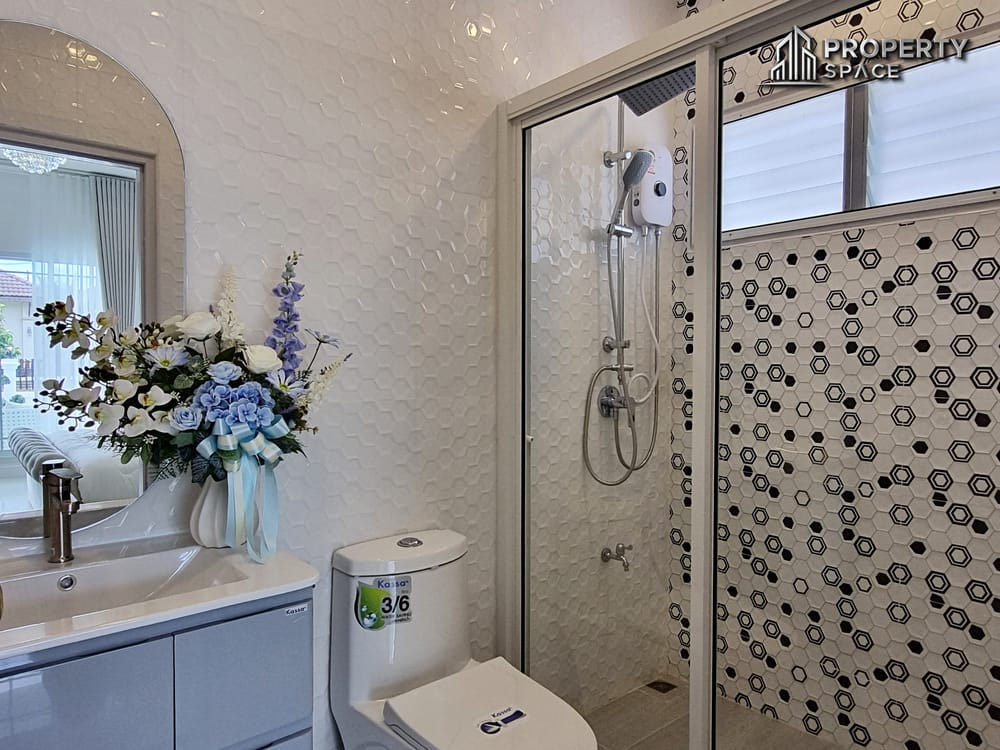 Brand New 3 Bedroom Pool Villa In East Pattaya Near Motorway No.7 For Sale Image 16