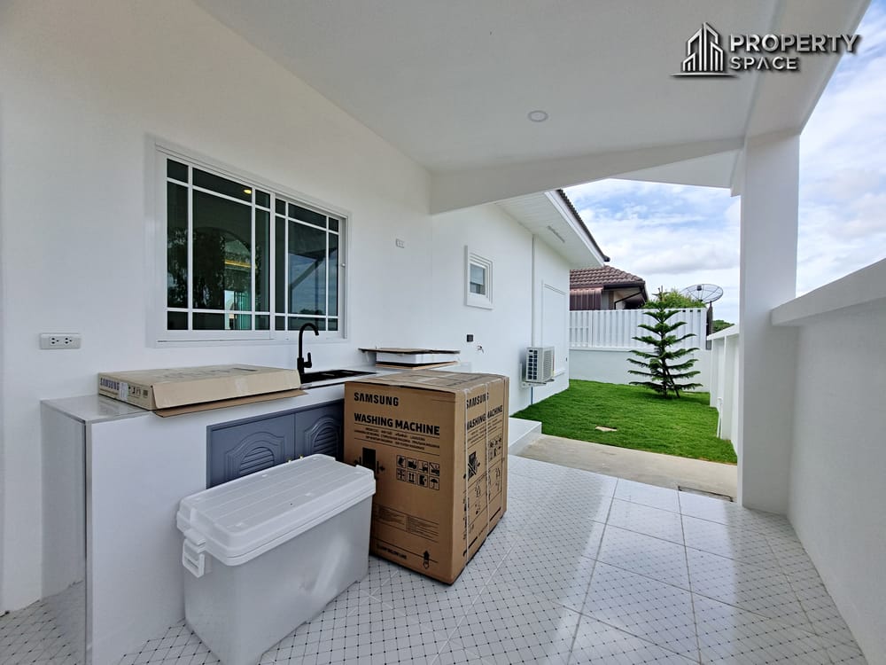 Brand New 3 Bedroom Pool Villa In East Pattaya Near Motorway No.7 For Sale Image 29