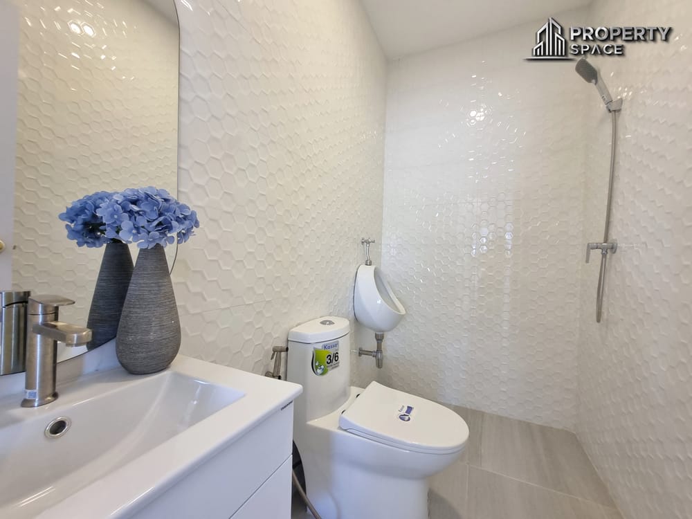 Brand New 3 Bedroom Pool Villa In East Pattaya Near Motorway No.7 For Sale Image 23