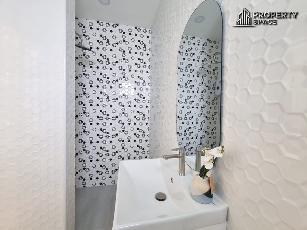 Brand New 3 Bedroom Pool Villa In East Pattaya Near Motorway No.7 For Sale Image 24