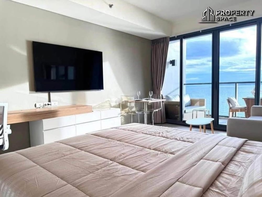 Beachfront Studio for Rent at The Zire Wongamat Condo Image 4