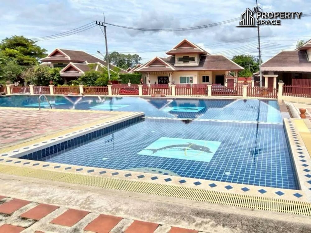 3 Bedroom House In Rose Land & House Near International School Pattaya For Rent Image 1
