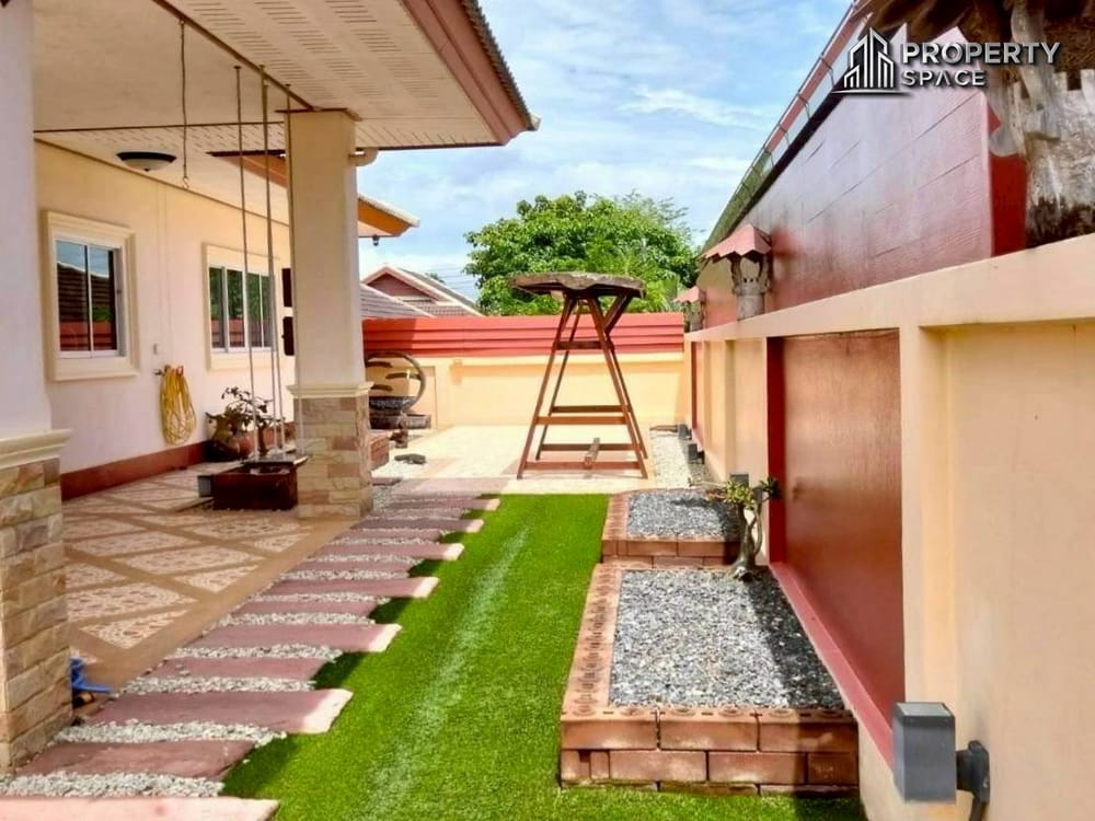 3 Bedroom House In Rose Land & House Near International School Pattaya For Rent Image 4