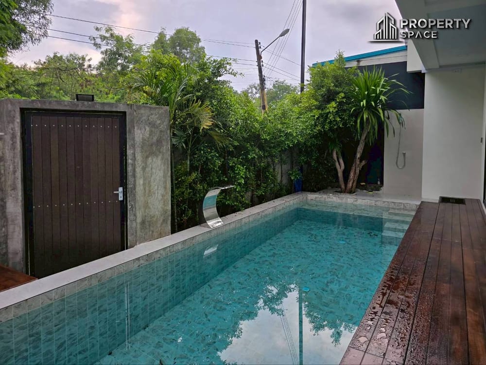 5 Bedroom 2 Storey Pool Villa in Huai Yai Pattaya For Sale Image 3