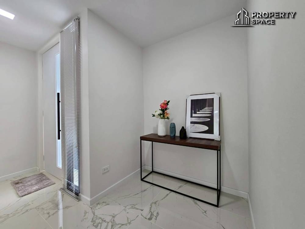 5 Bedroom 2 Storey Pool Villa in Huai Yai Pattaya For Sale Image 6