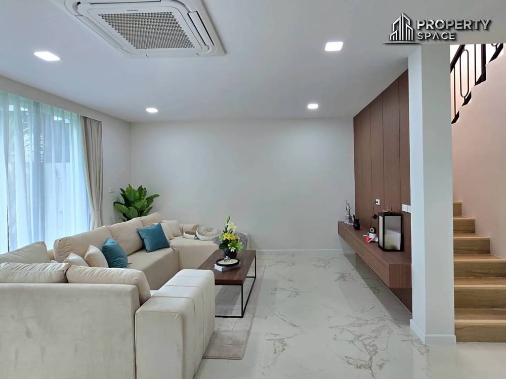5 Bedroom 2 Storey Pool Villa in Huai Yai Pattaya For Sale Image 8