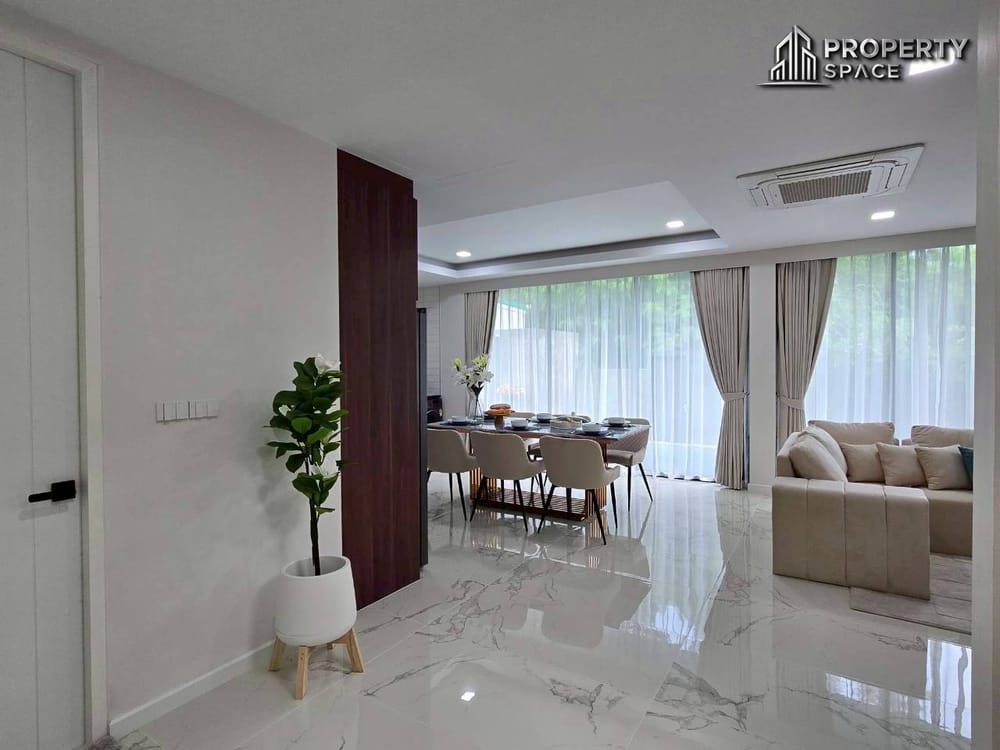 5 Bedroom 2 Storey Pool Villa in Huai Yai Pattaya For Sale Image 6