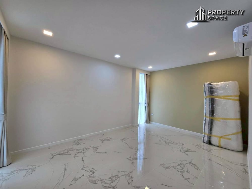 5 Bedroom 2 Storey Pool Villa in Huai Yai Pattaya For Sale Image 38