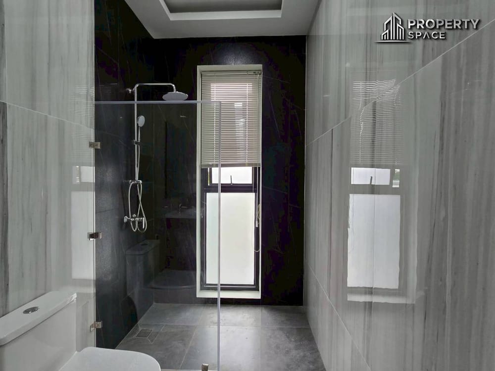 5 Bedroom 2 Storey Pool Villa in Huai Yai Pattaya For Sale Image 23