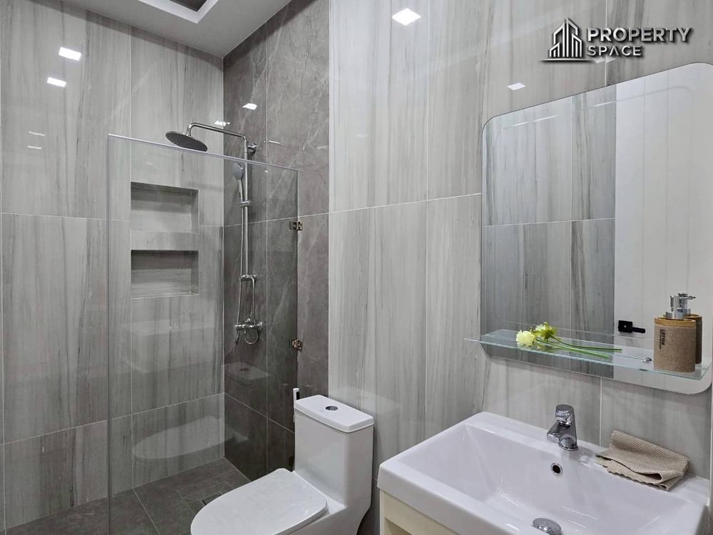 5 Bedroom 2 Storey Pool Villa in Huai Yai Pattaya For Sale Image 29