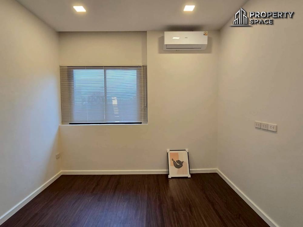 5 Bedroom 2 Storey Pool Villa in Huai Yai Pattaya For Sale Image 35