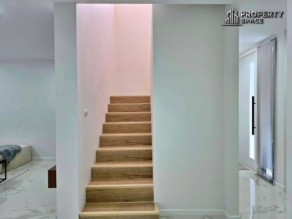 5 Bedroom 2 Storey Pool Villa in Huai Yai Pattaya For Sale Image 16