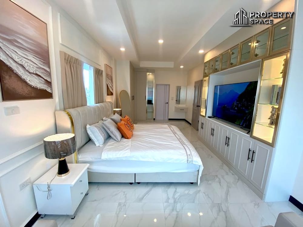 Modern 5 Bedroom Pool Villa In Chaiyaphruek 2, East Pattaya For Sale Image 16