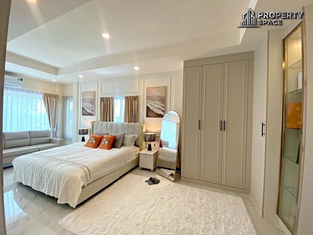 Modern 5 Bedroom Pool Villa In Chaiyaphruek 2, East Pattaya For Sale Image 14