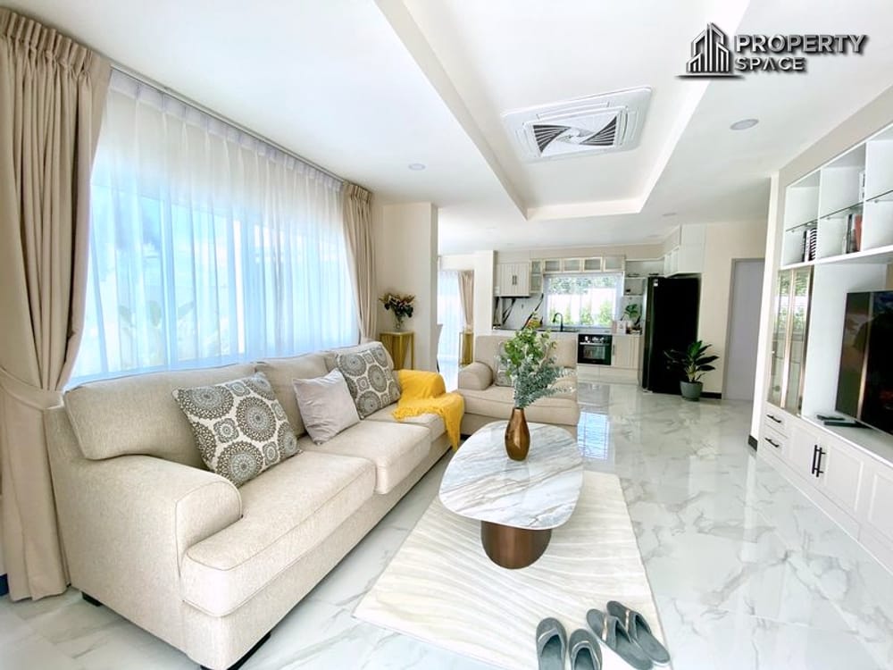 Modern 5 Bedroom Pool Villa In Chaiyaphruek 2, East Pattaya For Sale Image 5