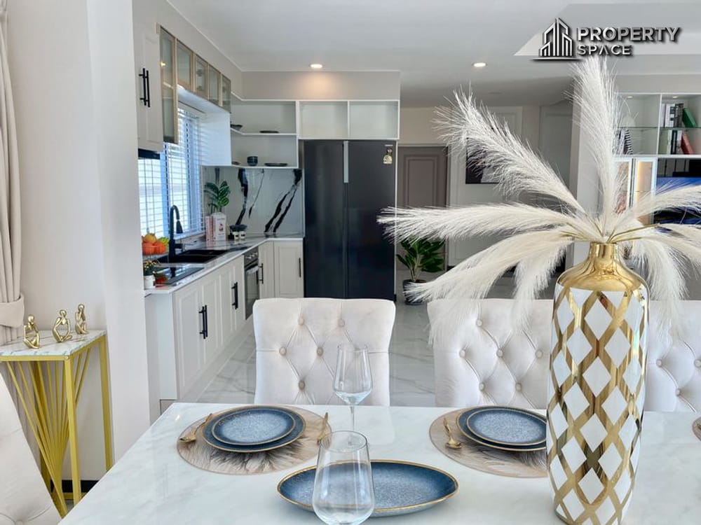 Modern 5 Bedroom Pool Villa In Chaiyaphruek 2, East Pattaya For Sale Image 8