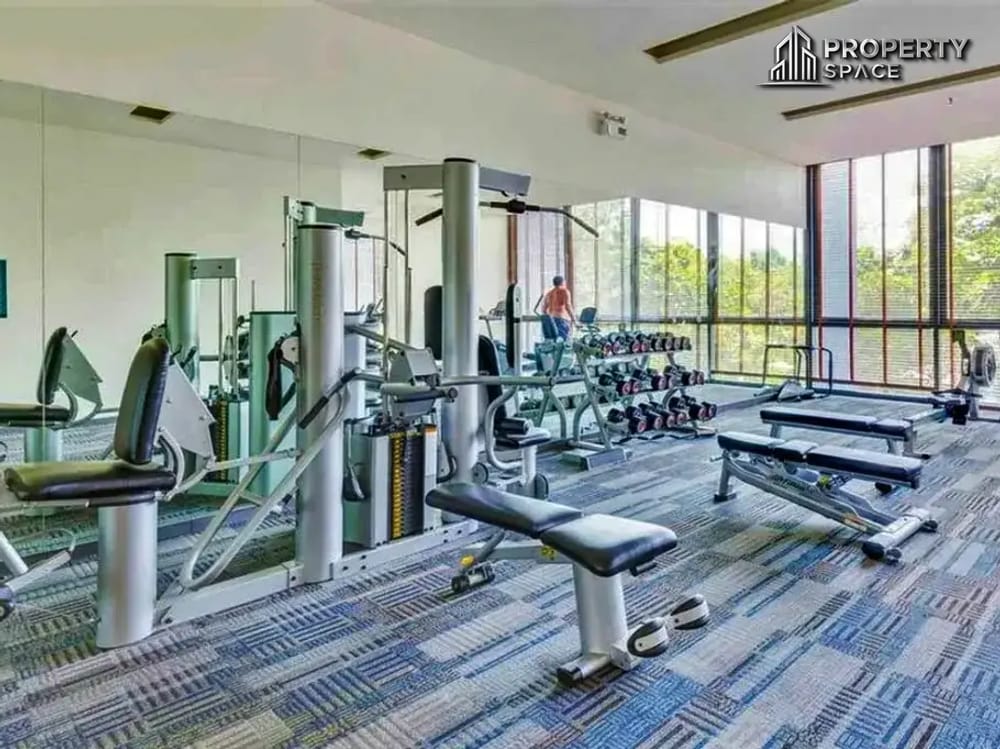 Beachfront 2-Bedroom Condo In The Zire Wongamat For Sale  Image 20