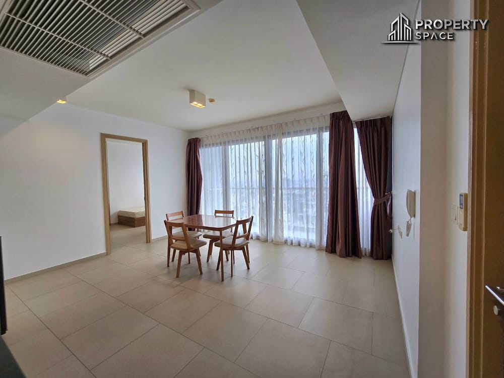 Beachfront 2-Bedroom Condo In The Zire Wongamat For Sale  Image 5