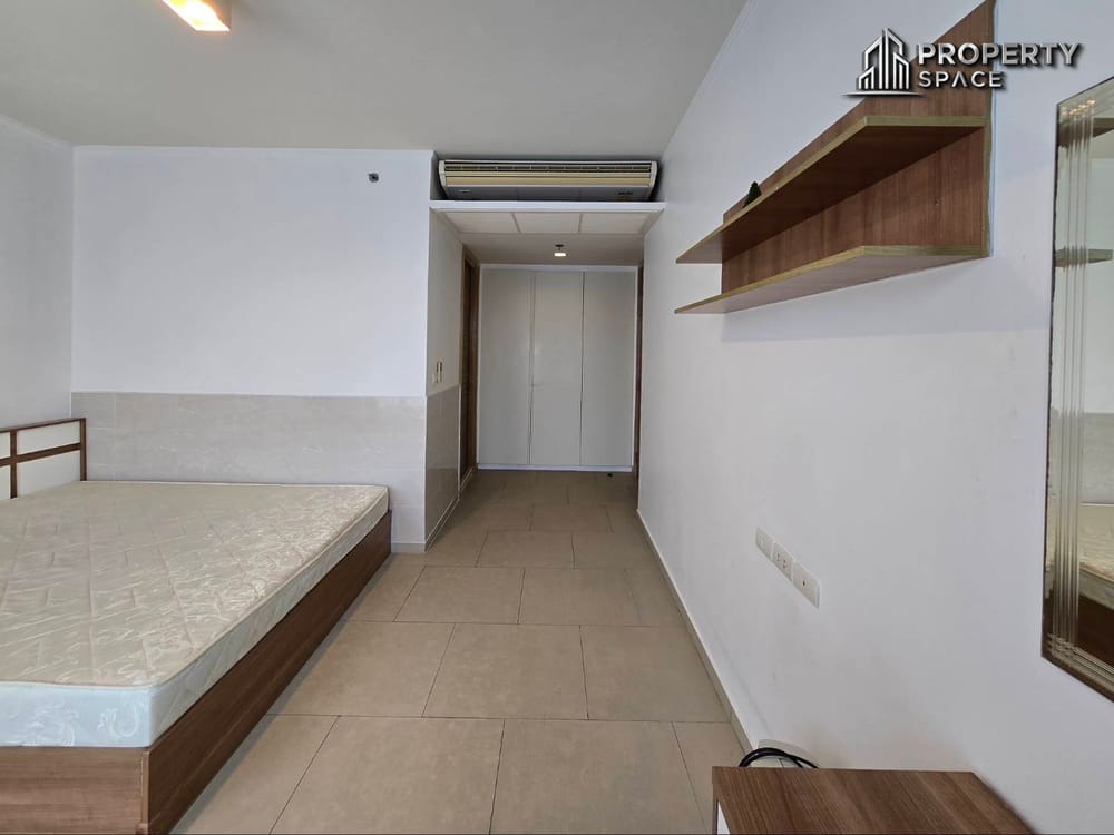 Beachfront 2-Bedroom Condo In The Zire Wongamat For Sale  Image 13