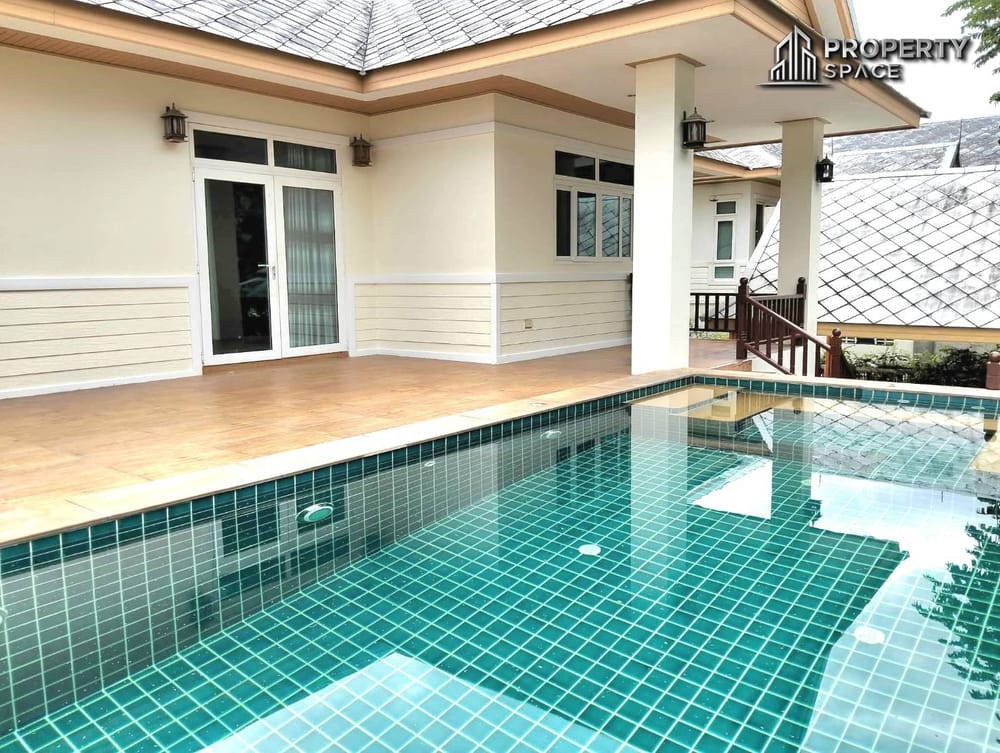 Modern Thai Style 3-Bedroom House in East Pattaya For Rent Image 5