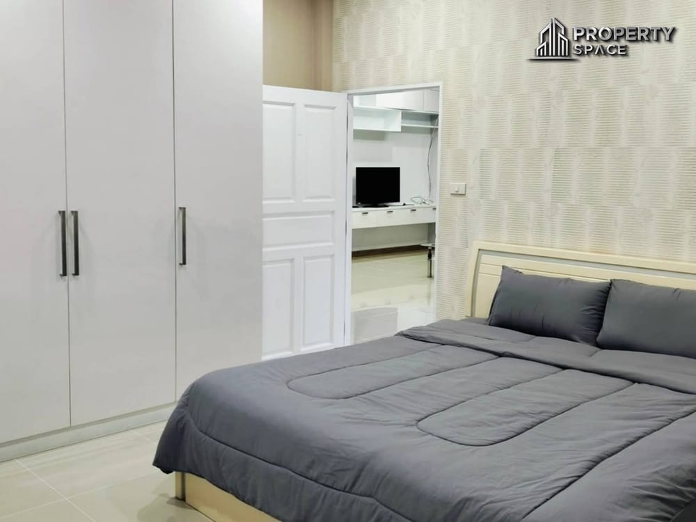 Modern Thai Style 3-Bedroom House in East Pattaya For Rent Image 17