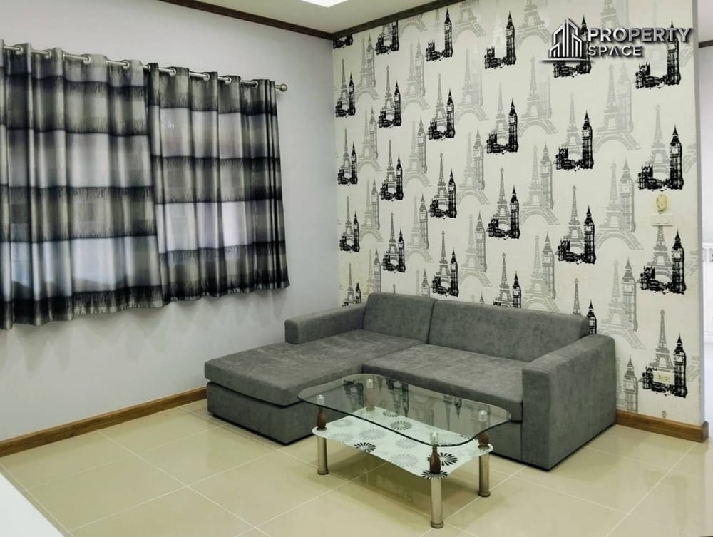 Modern Thai Style 3-Bedroom House in East Pattaya For Rent Image 7